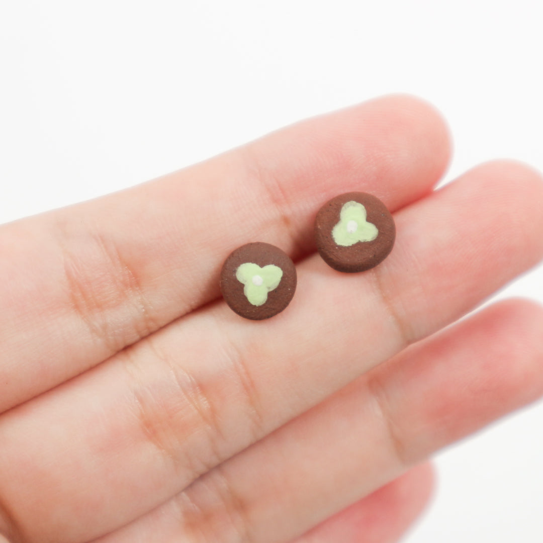 russet-green-ceramic-stud-earrings-product-leap-and-linger-by-nhichancanh-190925-4