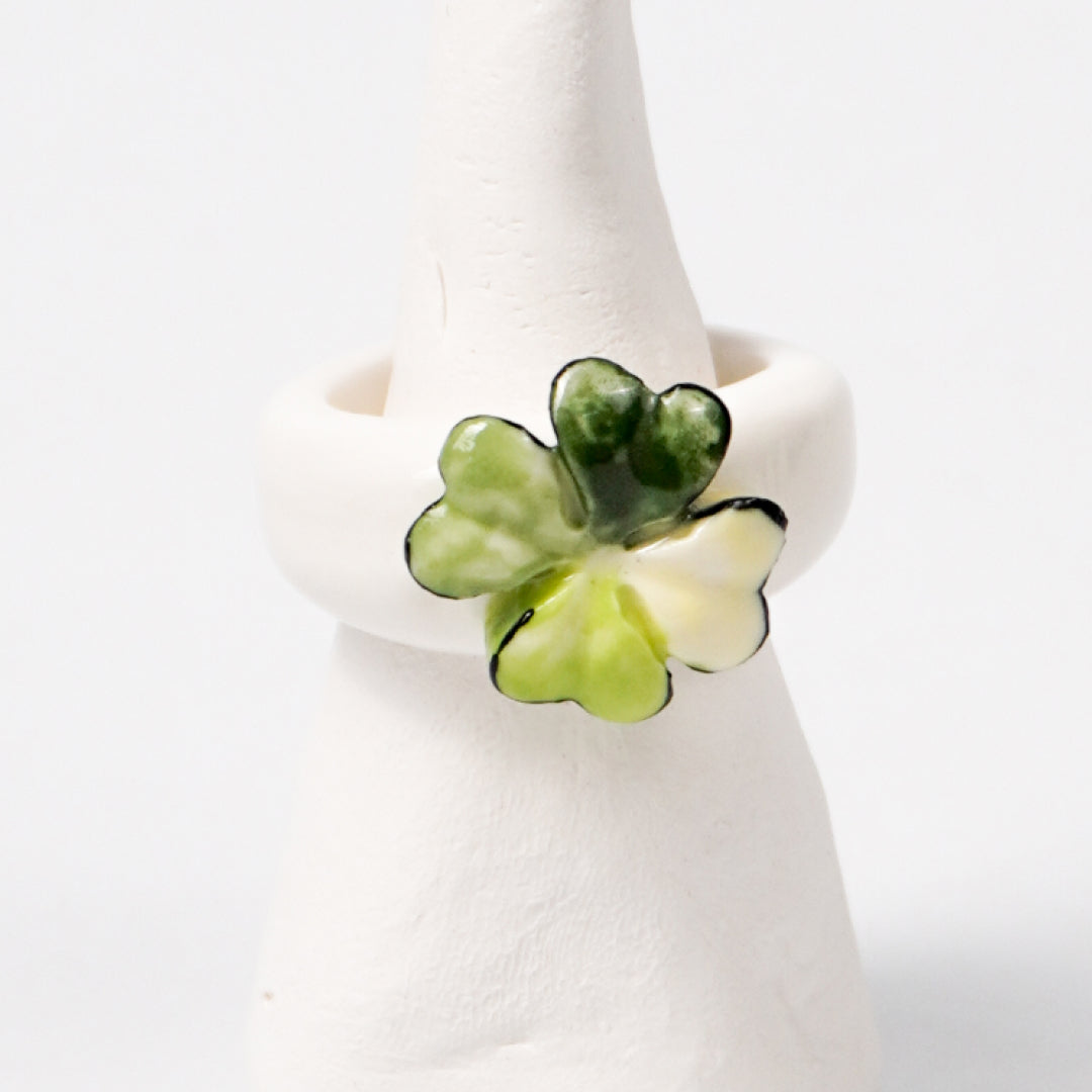 FOUR LEAF Collection