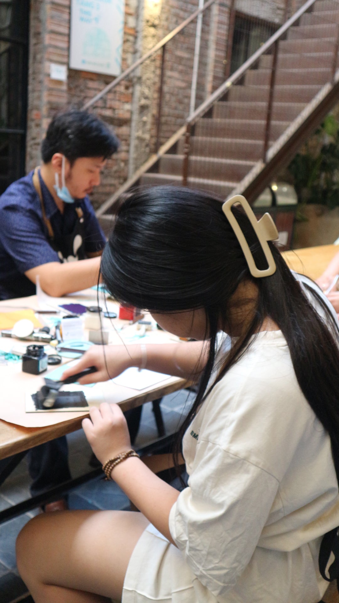 Leap-And-Linger-Moments-Workshop-Linocut-and-Stamp-collab-with-Nghe-Nghe-Art-Fair-7