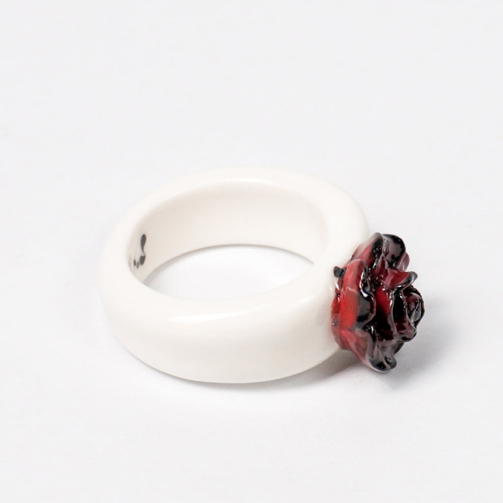 love-rosie-deep-love-ceramic-ring-clearance-ring-body-is-different-color-from-original-Leap-And-Linger-Product-Rings-by-Nomi-Bui-3rd-Angle