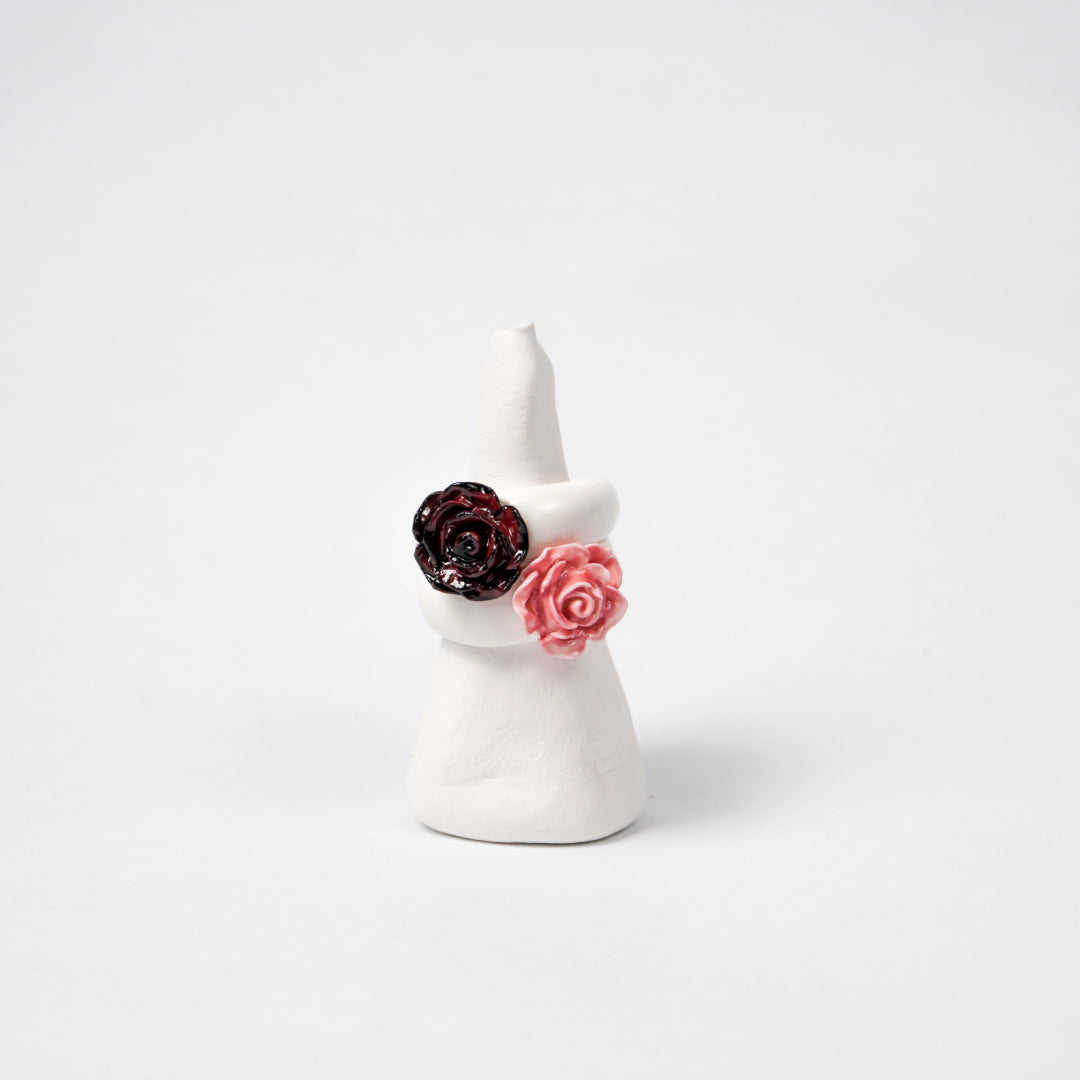 love-rosie-first-love-ceramic-ring-Leap-And-Linger-Product-Rings-by-Nomi-Bui-With-stand-3th-Angle