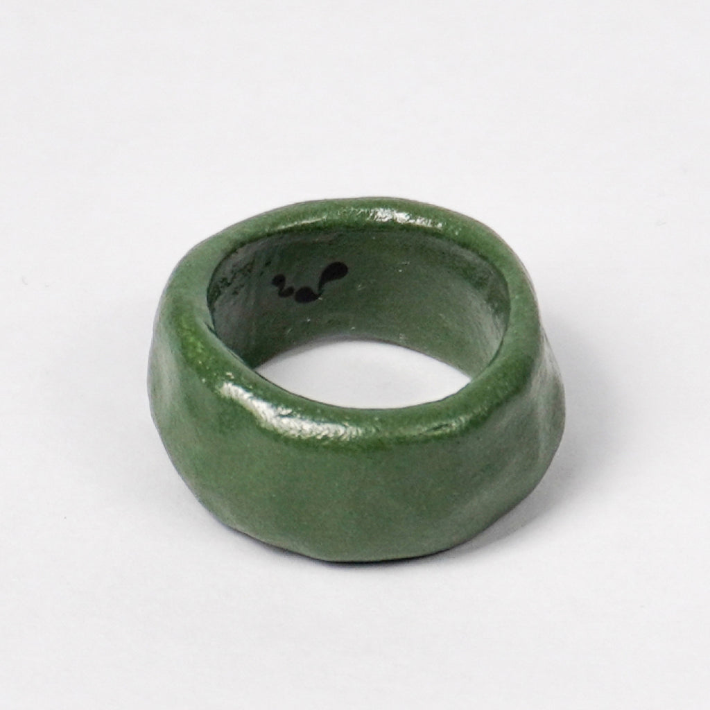peace-verdant-green-ceramic-ring-Leap-And-Linger-Product-Rings-by-Nomi-Bui-2nd-Angle