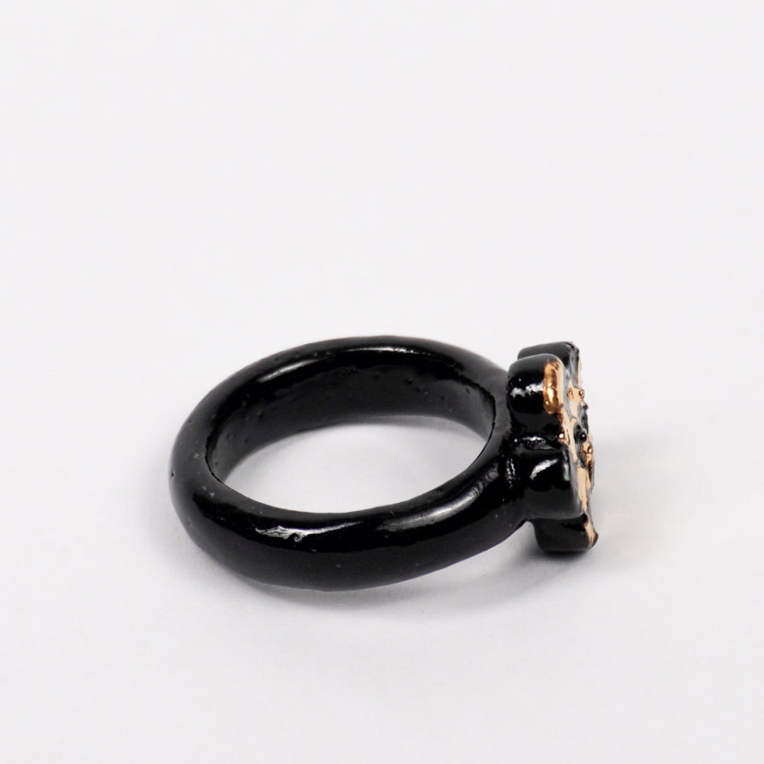 queen-s-gambit-sicilia-edition-with-24k-gold-ceramic-ring-Leap-And-Linger-Product-Rings-by-Nomi-Bui-3rd-Angle