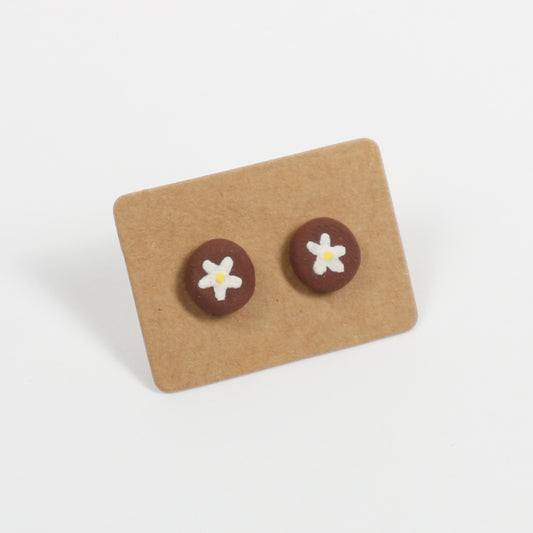 russet-daisy-ceramic-stud-earrings-product-leap-and-linger-by-nhichancanh-190925-1