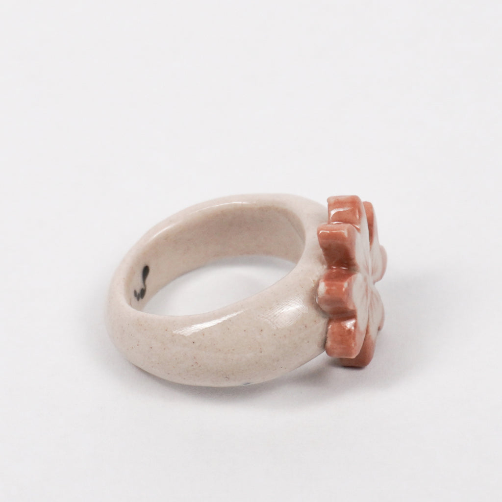 terra-vitae-soles-ceramic-ring-Leap-And-Linger-Product-Rings-by-Nomi-Bui-3rd-Angle