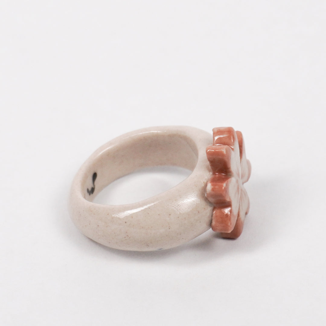 terra-vitae-soles-ceramic-ring-Leap-And-Linger-Product-Rings-by-Nomi-Bui-3rd-Angle