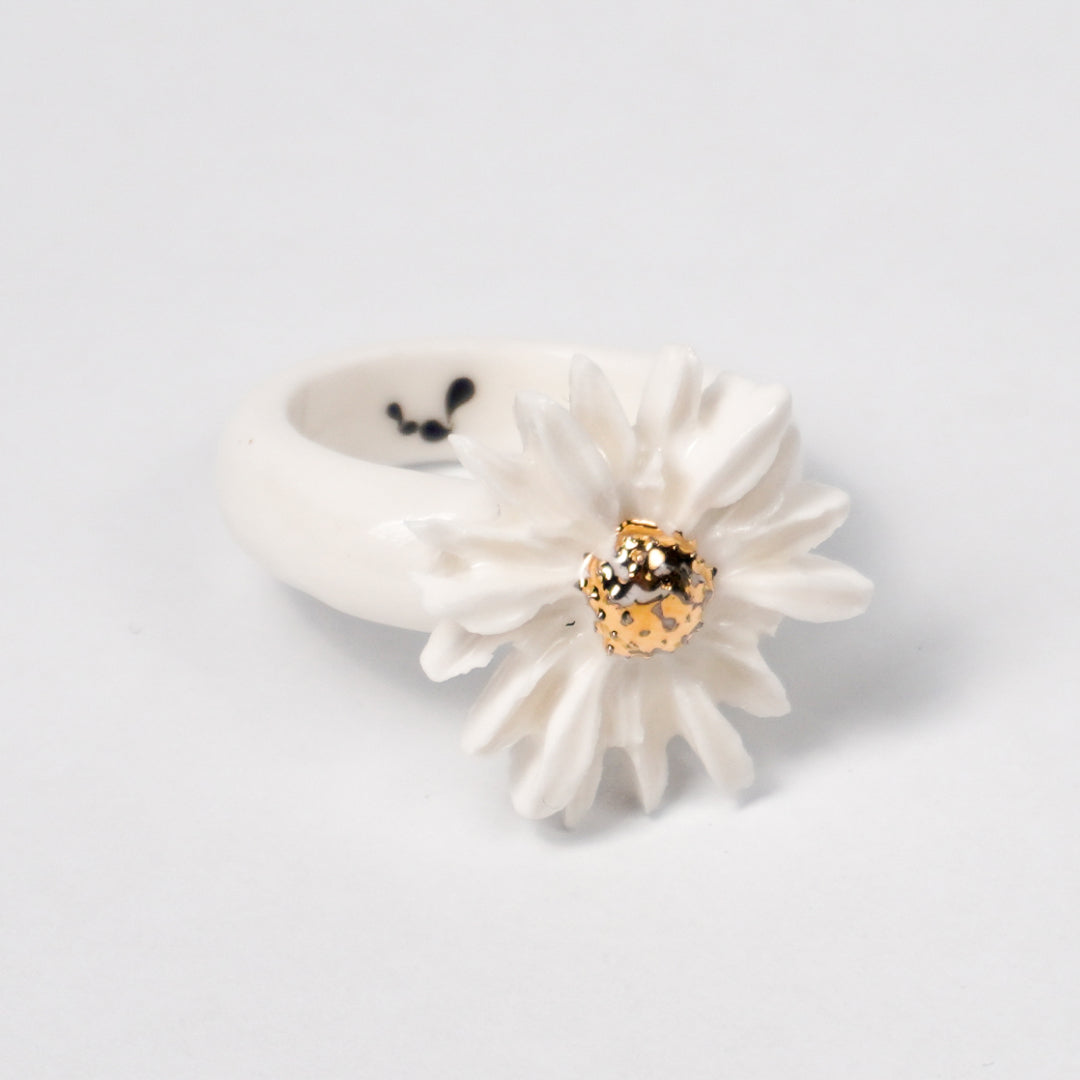 the-endless-flower-garden-blooming-daisy-edition-with-24k-gold-ceramic-ring-Leap-And-Linger-Product-Rings-by-Nomi-Bui-2nd-Angle