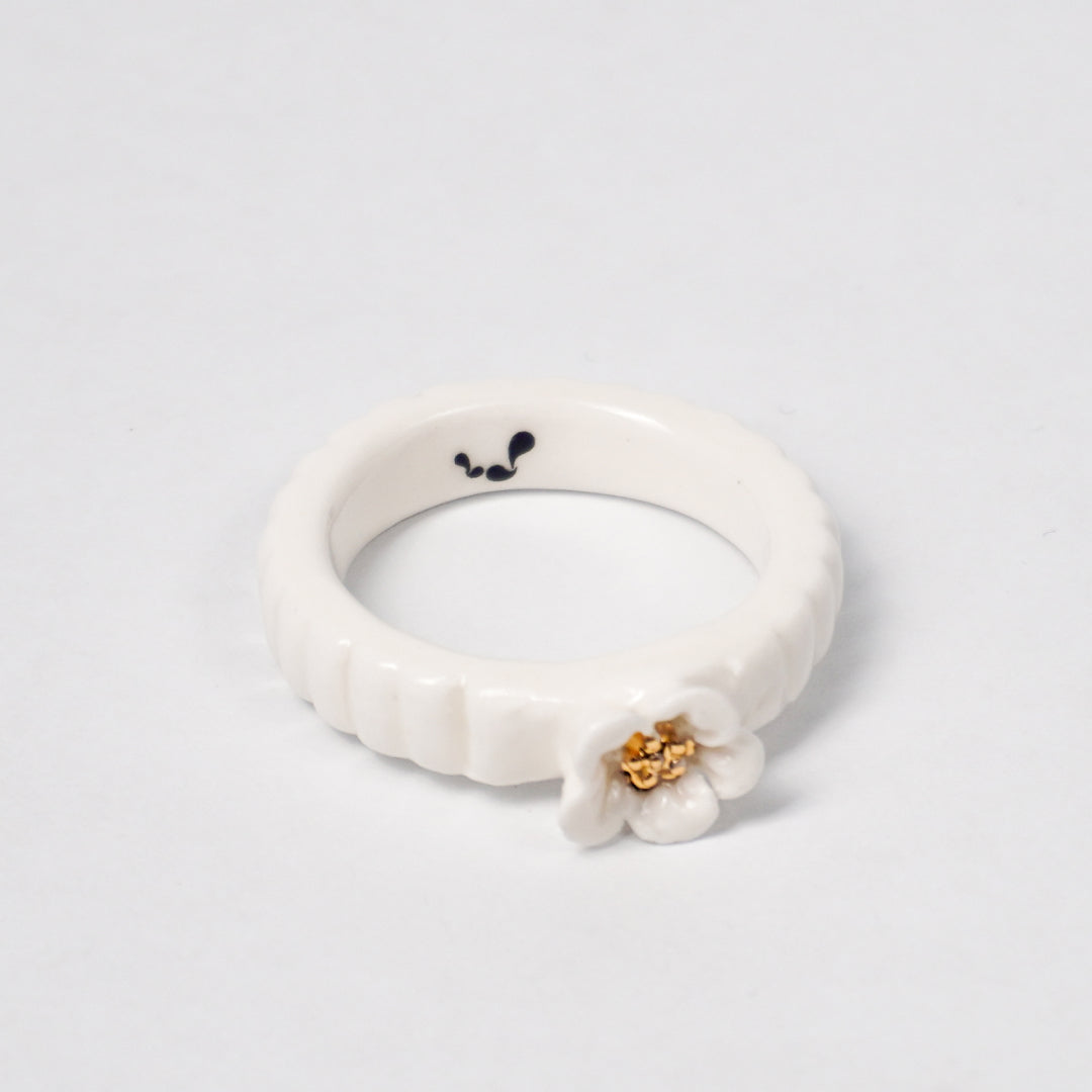 the-endless-flower-garden-delicat-edition-with-24k-gold-ceramic-ring-Leap-And-Linger-Product-Rings-by-Nomi-Bui-2nd-Angle