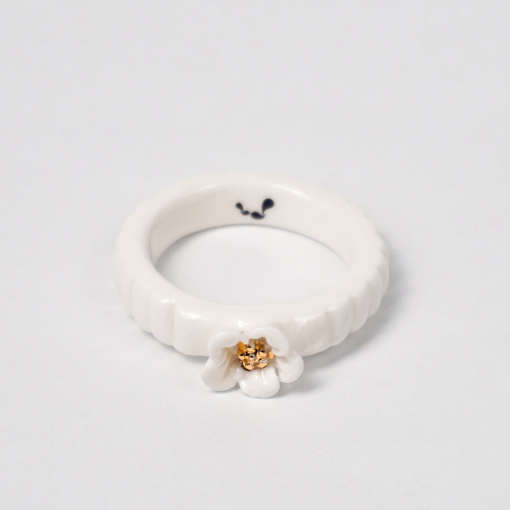 the-endless-flower-garden-delicat-edition-with-24k-old-porcelain-ring-Leap-And-Linger-Product-Rings-by-Nomi-Bui-1st-Angle
