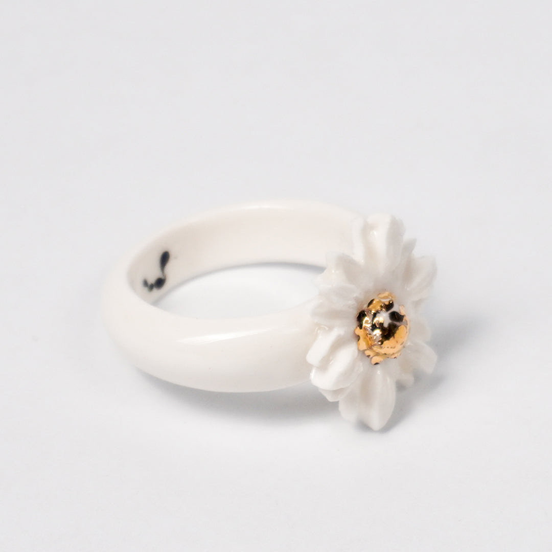 the-endless-flower-garden-shy-daisy-edition-with-24k-gold-ceramic-ring-Leap-And-Linger-Product-Rings-by-Nomi-Bui-3rd-Angle