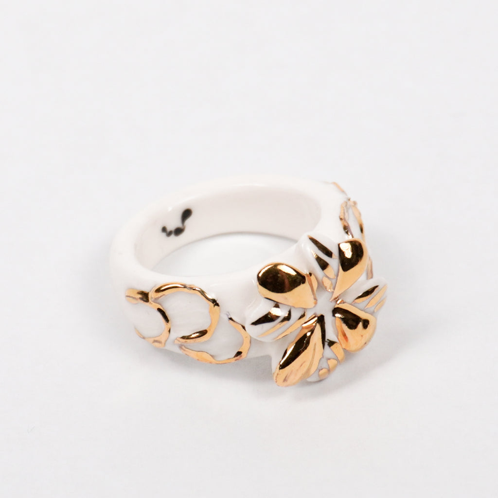 trefle-doux-carambolier-d-or-massif-edition-with-24k-gold-porcelain-ring-Leap-And-Linger-Product-Rings-by-Nomi-Bui-2nd-Angle