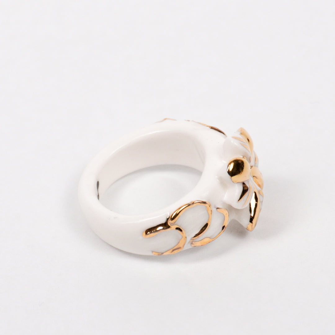 trefle-doux-carambolier-d-or-massif-edition-with-24k-gold-porcelain-ring-Leap-And-Linger-Product-Rings-by-Nomi-Bui-3rd-Angle