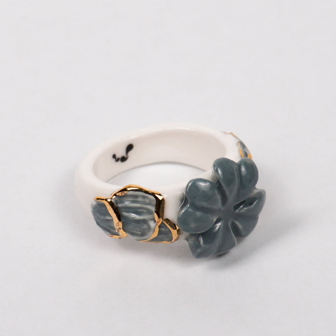 trefle-doux-d-or-edition-with-24k-gold-ceramic-ring-Leap-And-Linger-Product-Rings-by-Nomi-Bui-2nd-Angle
