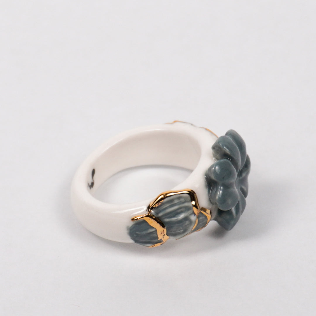 trefle-doux-d-or-edition-with-24k-gold-ceramic-ring-Leap-And-Linger-Product-Rings-by-Nomi-Bui-3rd-Angle